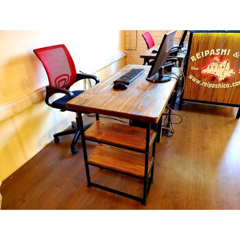 Стол с двумя полками рабочий 1100*60*72