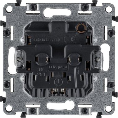 Розетка 1-м СП Valena Allure 16А IP2X 250В 2P+E безвинт. клеммы с лицев. панелью механизм бел. Leg 753721